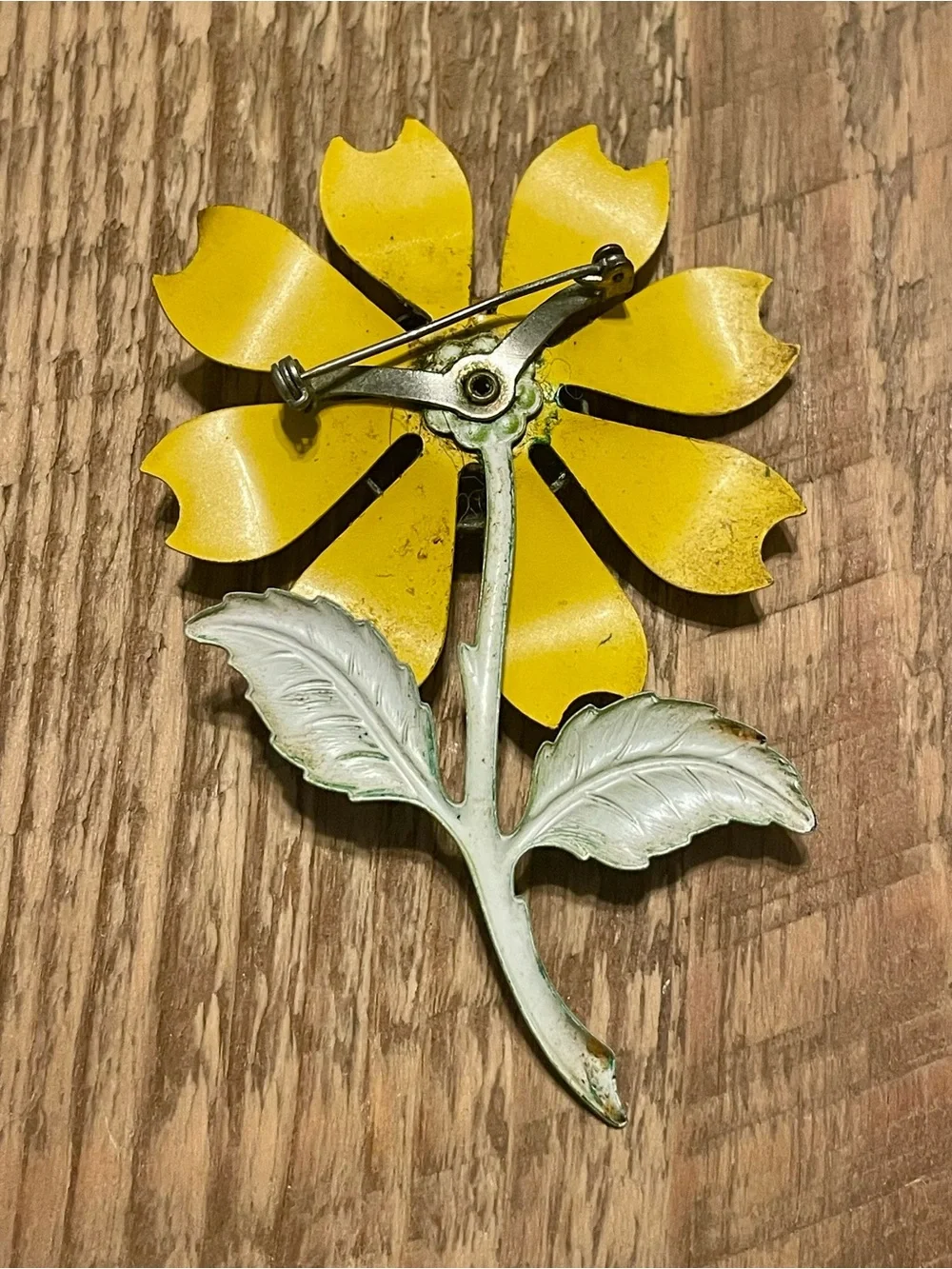 Vintage enamel plated Flower metal brooch